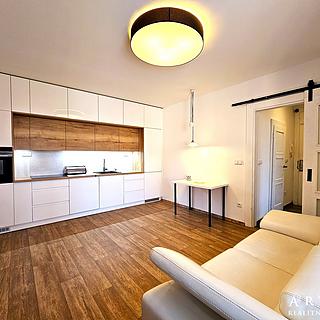 Prodej bytu 2+kk 50 m² Veselí nad Moravou, Rumunská