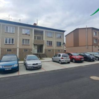 Pronájem bytu 2+1 64 m² Chodová Planá, sídliště Lučina