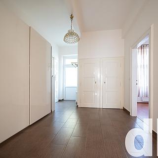 Pronájem bytu 3+1 100 m² Praha Vinohrady, Bělehradská