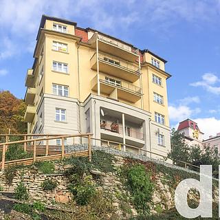 Pronájem bytu 3+1 90 m² Karlovy Vary, Na Vyhlídce