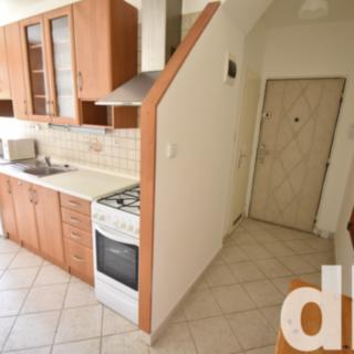 Pronájem bytu 1+1 42 m² Karlovy Vary Drahovice, Gagarinova