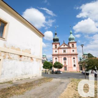 Prodej rodinného domu 400 m² Chlum Svaté Maří, náměstí J. W. Goetheho