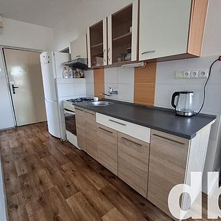 Pronájem bytu 2+1 51 m² Karlovy Vary, Krymská