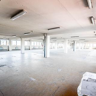 Pronájem skladu 456 m² Praha Horní Počernice, Ve žlíbku