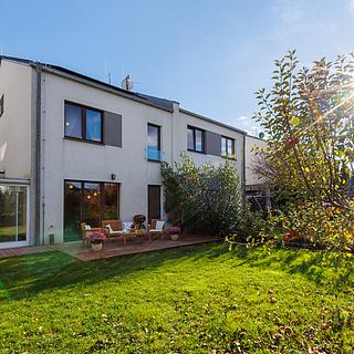 Pronájem rodinného domu 240 m&sup2; Praha