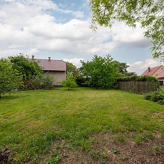 Prodej stavební parcely 878 m² Zbizuby