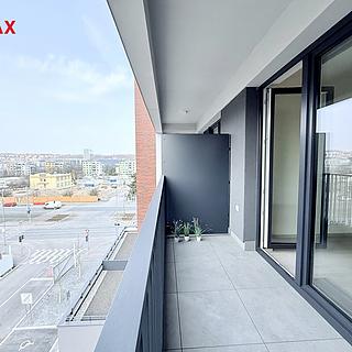 Pronájem bytu 1+kk a garsoniéry 33 m² Praha Hloubětín, Poděbradská