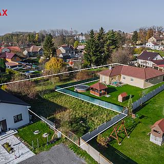 Prodej stavební parcely 1 424 m² Byšice