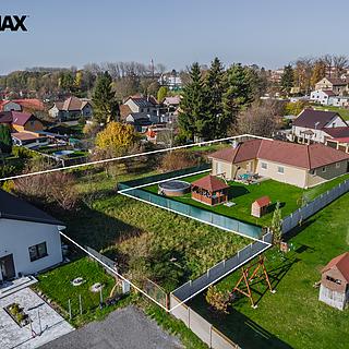 Prodej stavební parcely 1 424 m² Byšice