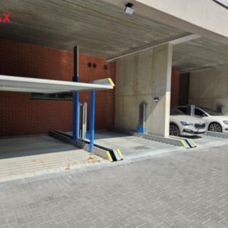 Pronájem parkovacího místa 18 m² Chrudim IV, Poděbradova 184
