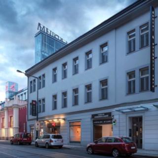 Pronájem kanceláře 1499 m² Praha