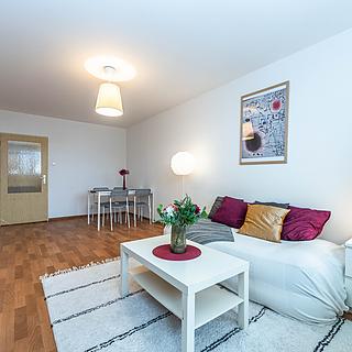 Prodej bytu 2+kk 55 m² Praha Kobylisy, Klíčanská