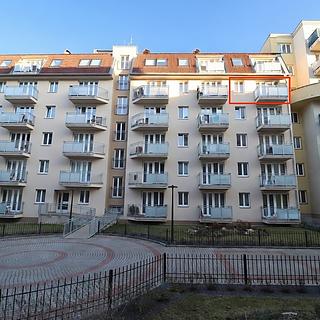 Prodej bytu 2+kk 38 m² Praha Kyje, Pelušková