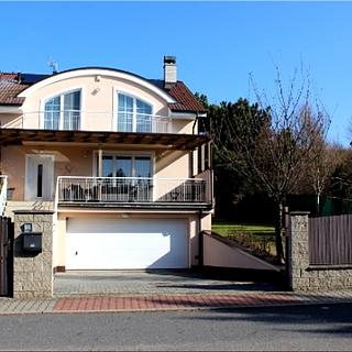 Prodej rodinného domu 271 m&sup2; Průhonice