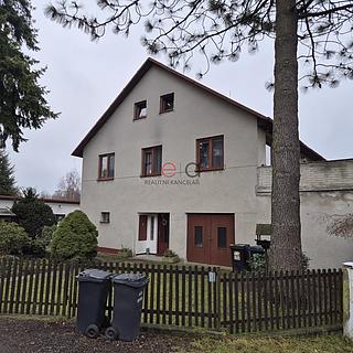 Prodej podílu rodinného domu 260 m&sup2; Nový Bor