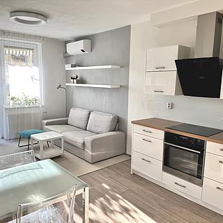 Prodej bytu 3+kk 80 m² Brno Medlánky, Hrázka
