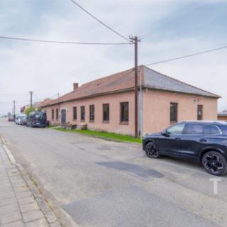 Prodej ostatního komerčního prostoru 670 m² Lipovec