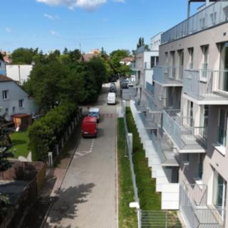 Prodej bytu 1+kk a garsoniéry 31 m² Praha Hostavice, Českobrodská