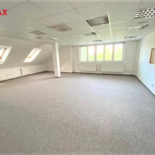 Pronájem kanceláře 85 m² Plzeň Koterov, Velenická