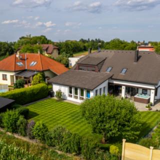 Prodej rodinného domu 306 m² Zlatníky-Hodkovice Zlatníky, U Jezera