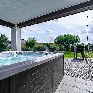 Prodej rodinného domu 306 m² Zlatníky-Hodkovice