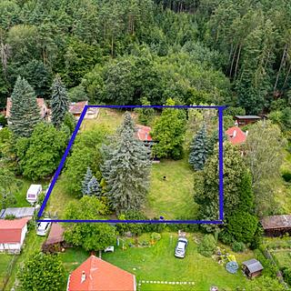 Prodej stavební parcely 2065 m&sup2; Mníšek pod Brdy