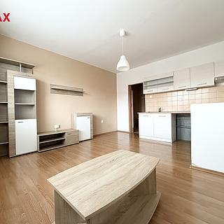 Pronájem bytu 2+kk 43 m&sup2; Osek
