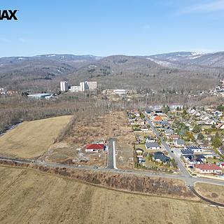 Prodej stavební parcely 938 m² Lom