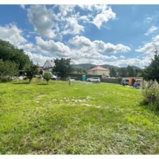 Prodej stavební parcely 2 204 m² Žalany