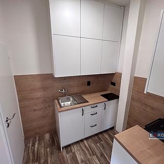 Pronájem bytu 2+1 100 m&sup2; Břeclav