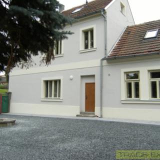 Pronájem bytu 2+1 55 m² Stochov Honice, Honické náměstí