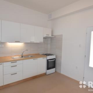 Pronájem bytu 1+1 37 m² Brno