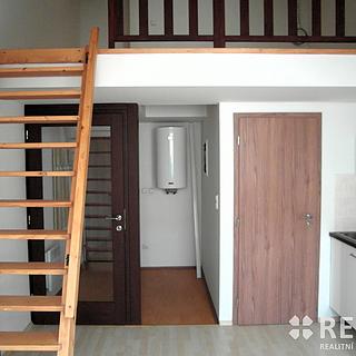 Pronájem bytu 1+kk, garsoniery 32 m² Brno