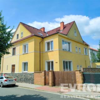 Prodej rodinného domu 200 m² Kolín V, Okružní