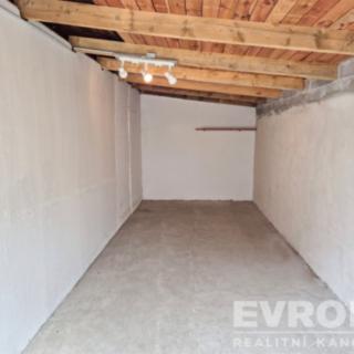 Pronájem garáže 20 m² Poděbrady II, Boučkova