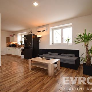 Prodej rodinného domu 72 m² Zásmuky Nesměň