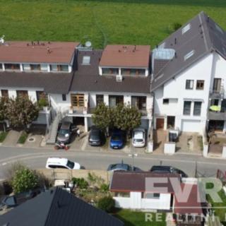 Prodej bytu 5+1 a více 96 m² Veleň