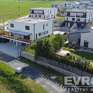 Prodej rodinného domu 210 m² Červené Pečky