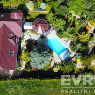 Prodej rodinného domu 295 m² Slatiňany Škrovád