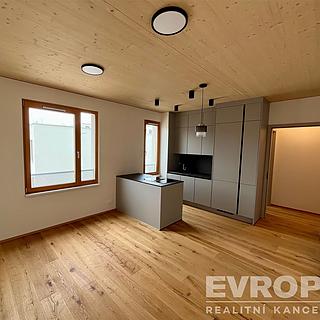 Prodej bytu 4+kk 86 m² Pardubice