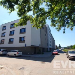 Prodej bytu 1+kk, garsoniery 35 m² Pardubice