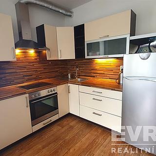 Pronájem bytu 1+kk, garsoniery 40 m² Pardubice