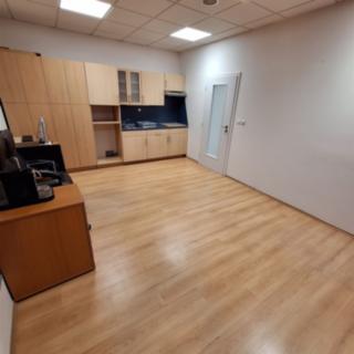 Pronájem kanceláře 16 m² Pardubice Zelené Předměstí, třída Míru
