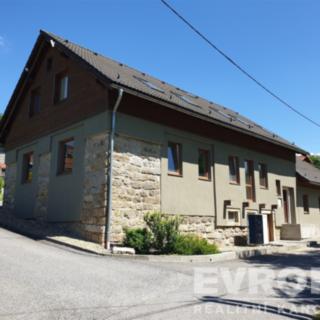 Pronájem rodinného domu 253 m² Dlouhý Most