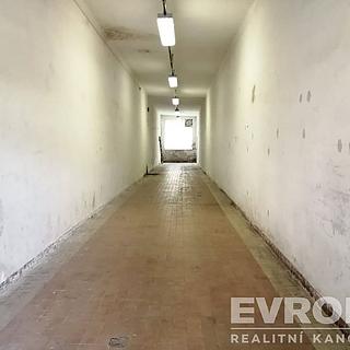 Pronájem skladu 120 m² Liberec III-Jeřáb, Hanychovská