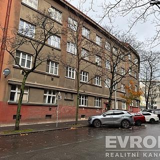 Pronájem bytu 2+kk 53 m² Praha