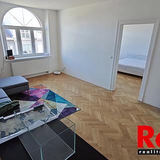 Pronájem bytu 2+1 70 m² Brno Veveří, Čápkova