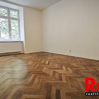 Pronájem bytu 3+1 69 m² Brno Veveří, Grohova