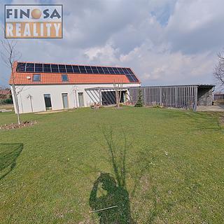Pronájem rodinného domu 165 m² Zichovec