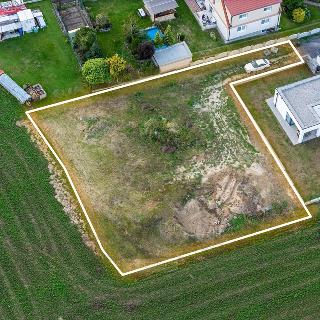 Prodej stavební parcely 1 060 m² Hosín Dobřejovice